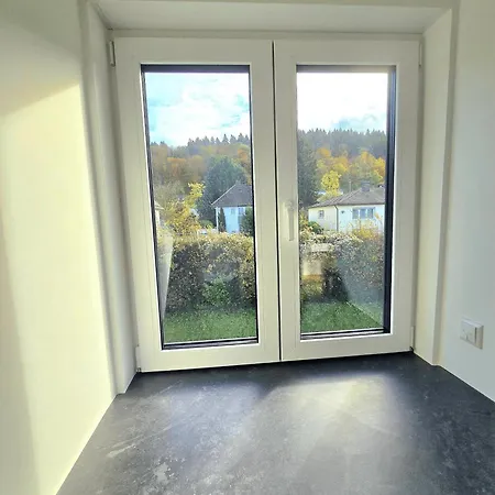 Modernes, Neu Eingerichtetes In Lage Nahe Autobahn, S Bahn Und Stadtzentrum Lägenhet