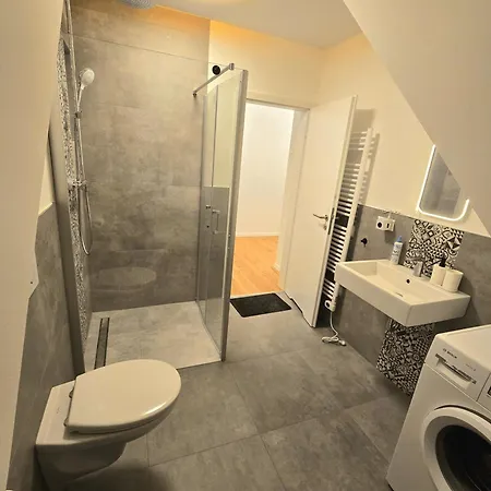 Modernes, Neu Eingerichtetes In Lage Nahe Autobahn, S Bahn Und Stadtzentrum * Karlsruhe