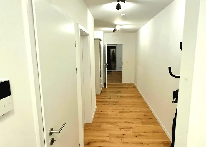 Lägenhet Modernes, Neu Eingerichtetes In Lage Nahe Autobahn, S Bahn Und Stadtzentrum *