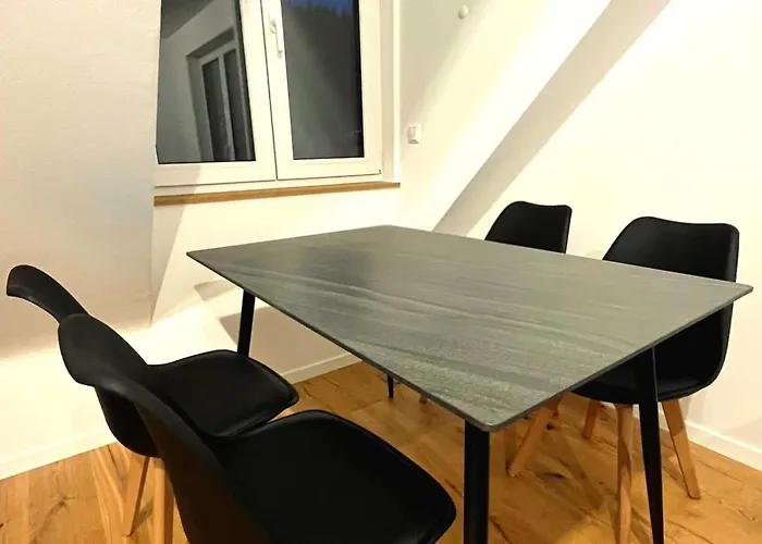 Modernes, Neu Eingerichtetes In Lage Nahe Autobahn, S Bahn Und Stadtzentrum Karlsruhe