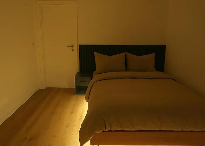 Lägenhet Modernes, Neu Eingerichtetes In Lage Nahe Autobahn, S Bahn Und Stadtzentrum